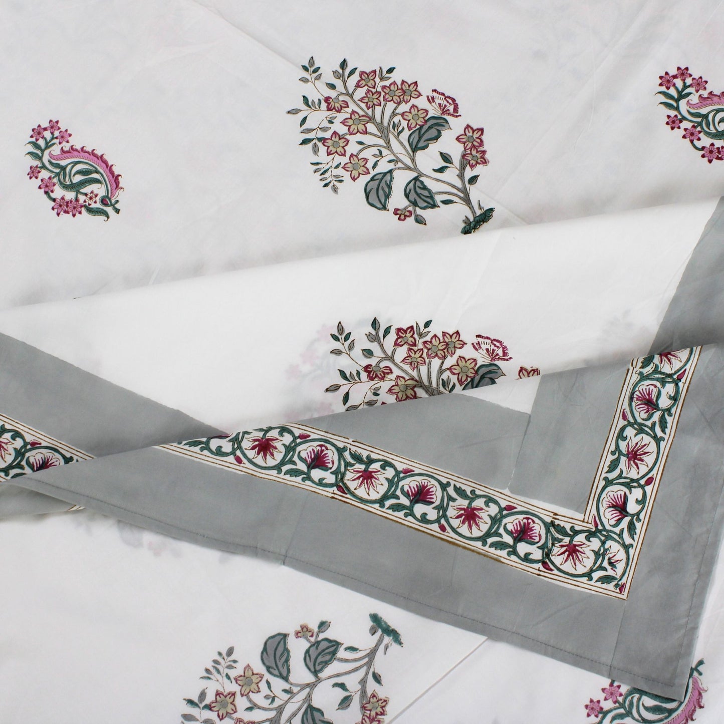 Colours Of The Garden: Bedsheet