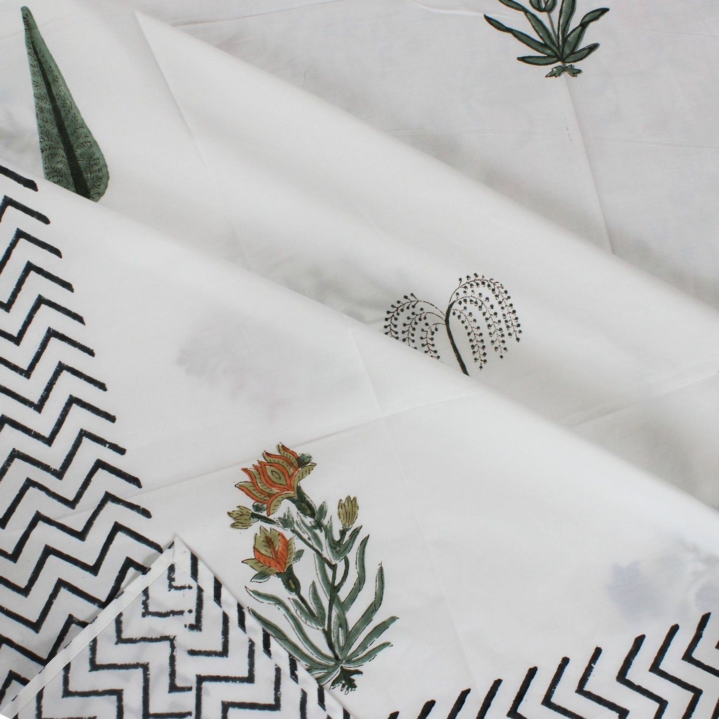 Colours Of The Garden: Bedsheet
