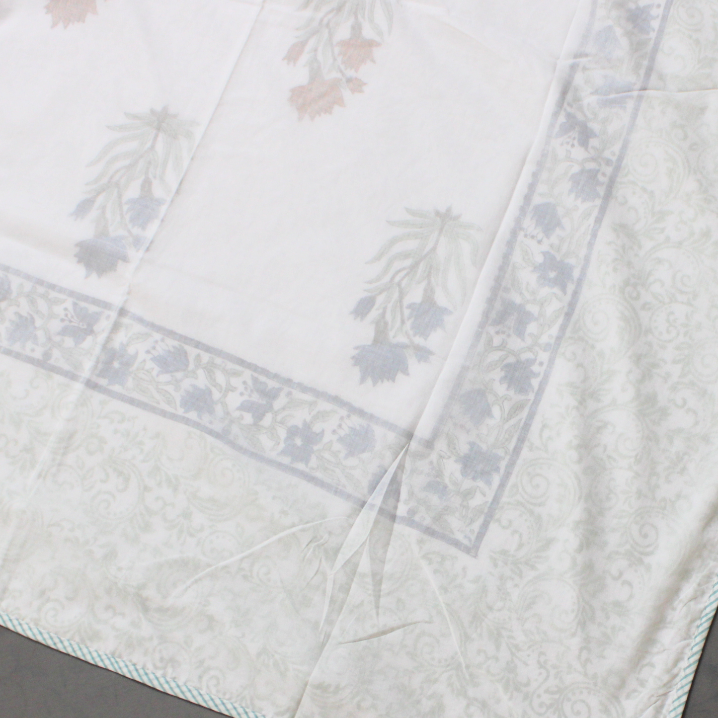 Floral Hues Muslin Dohar