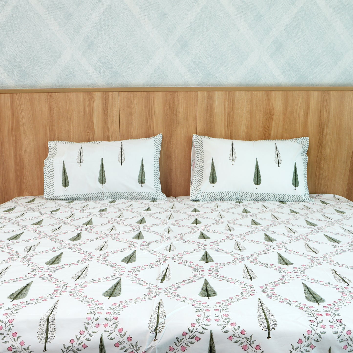 Colours of the Garden: Bedsheet