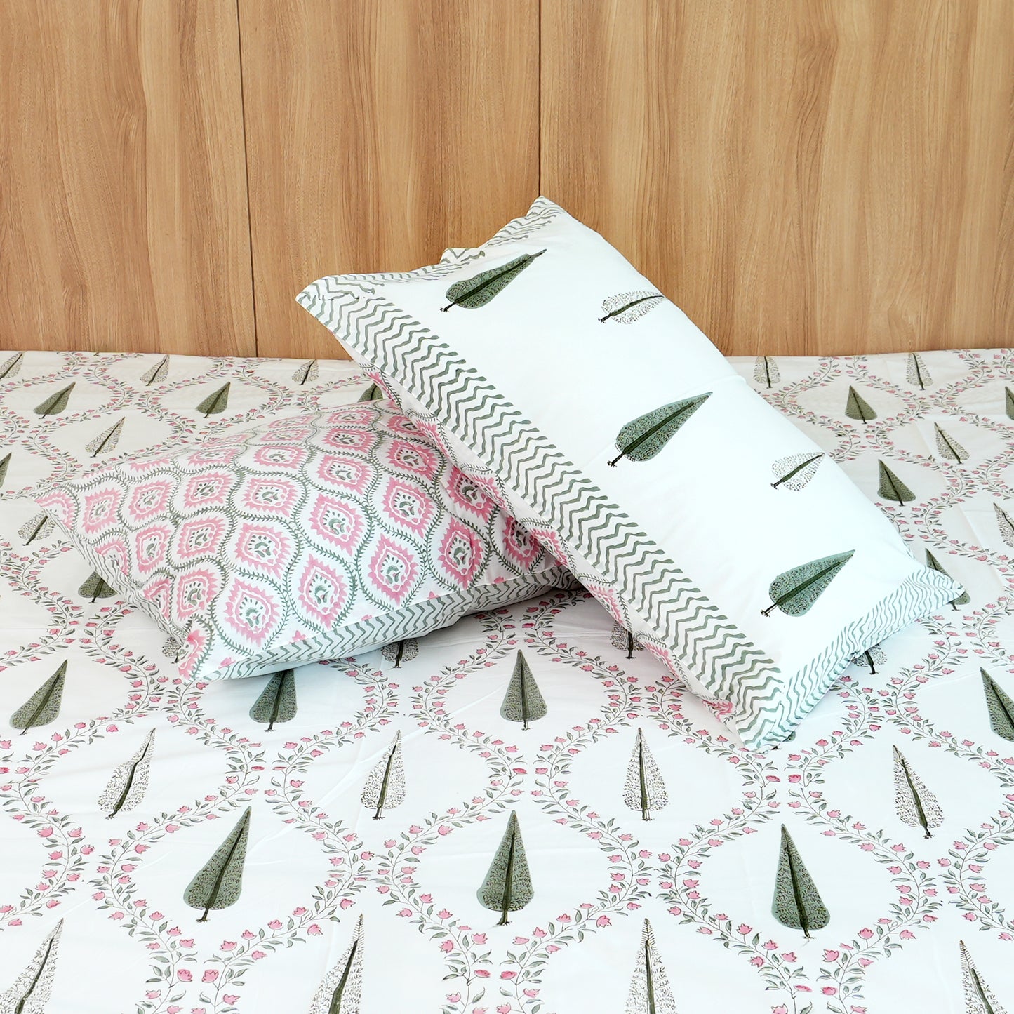Colours of the Garden: Bedsheet