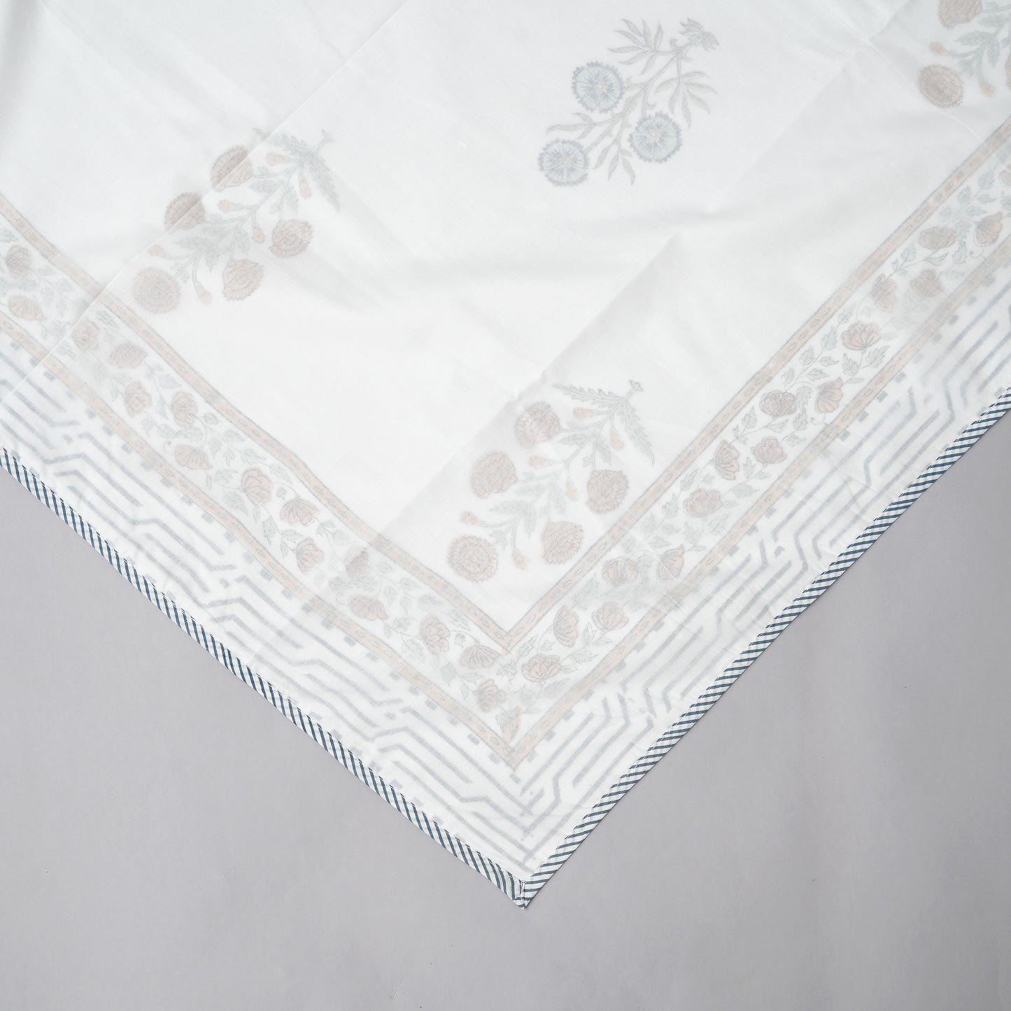 Floral Hues Muslin Dohar
