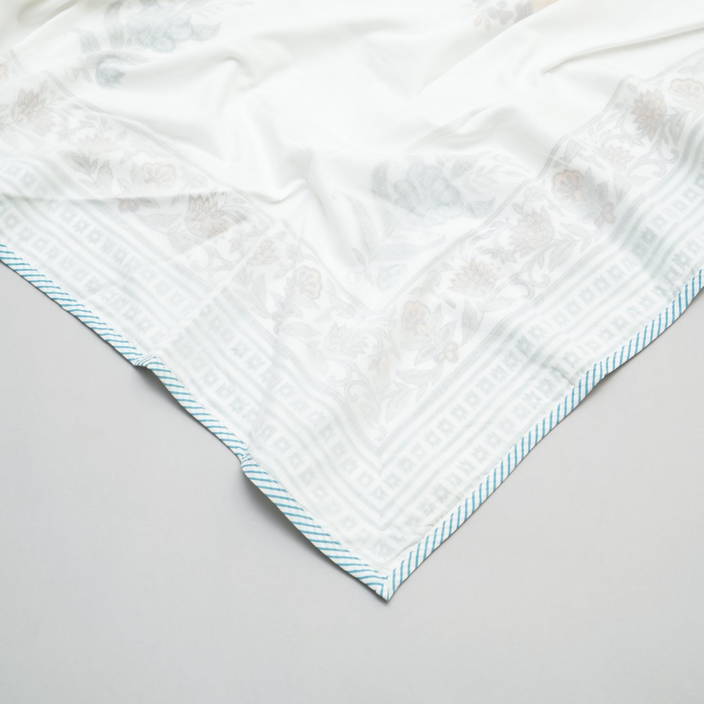 Floral Hues Muslin Dohar