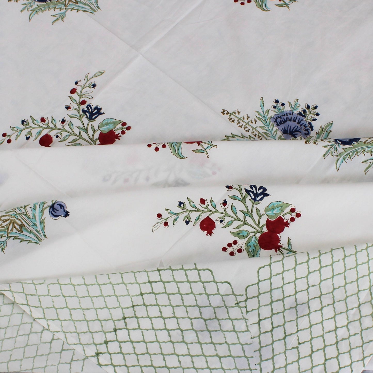 Colours Of The Garden: Bedsheet