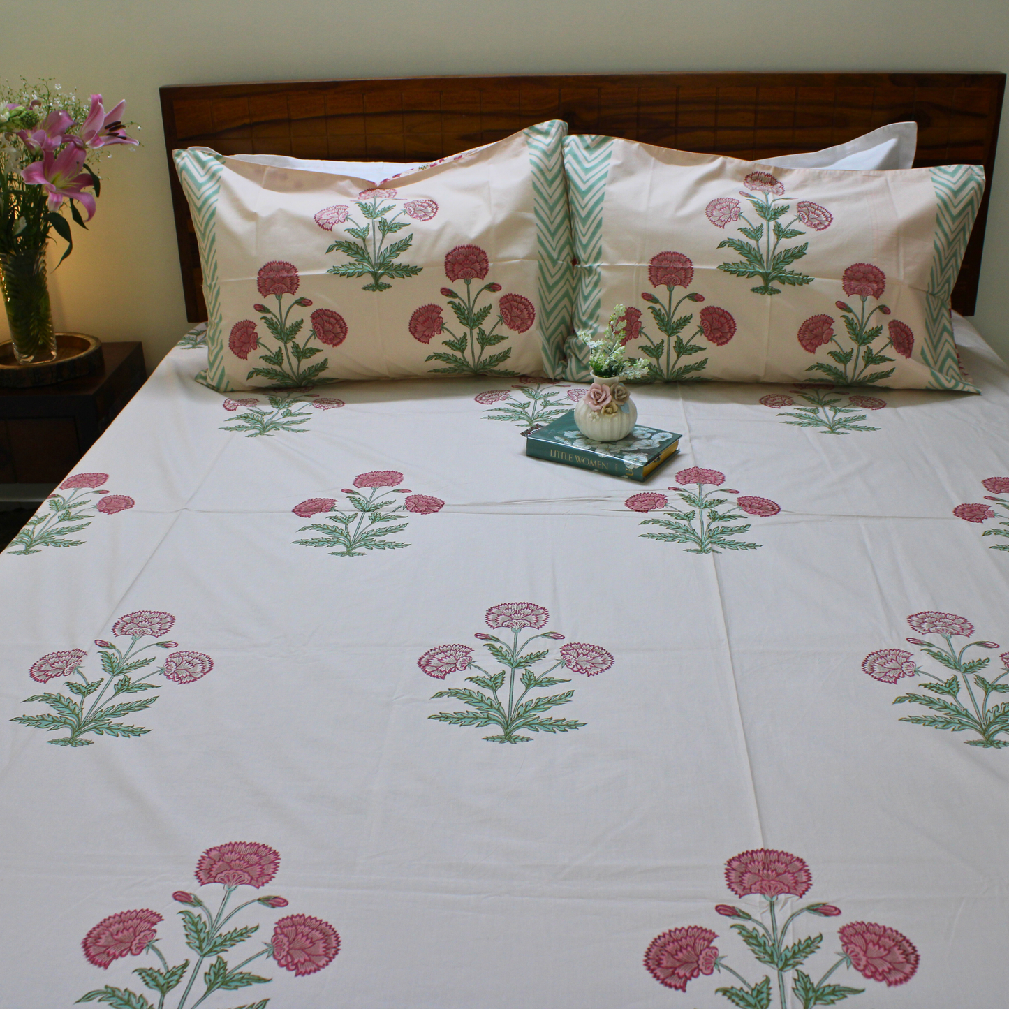 Colours Of The Garden: Bedsheet