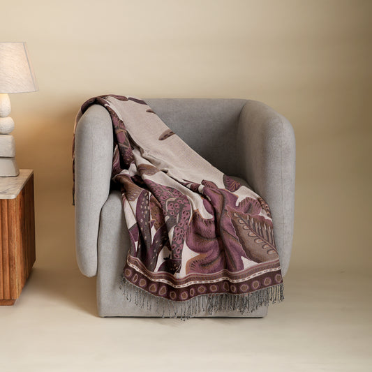 Luxury throws crafted with a blend of 90% cotton and 10% wool. Experience exquisite beauty, unparalleled comfort, and timeless elegance. Secure yours now – limited stock. Explore the collection.

